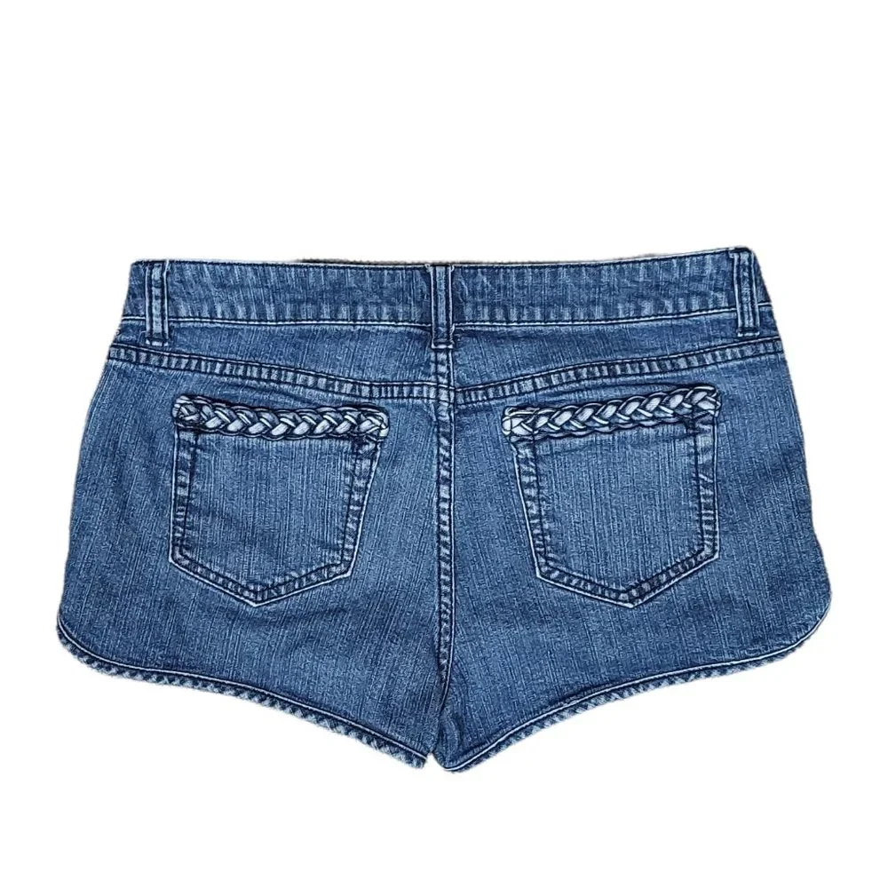 2.1 DENIM SHORT SHORTS WITH BRAIDED DETAIL POCKETS (29) - Picture 7 of 10